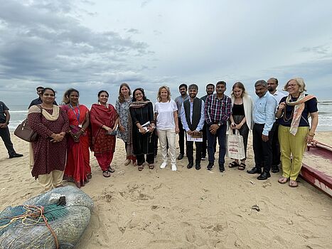 Indienreise von Steffi Lemke Gruppenfoto am Strand