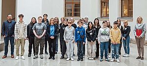 Gruppenfoto vom Girls'Day und Boys'Day am 27. April 2023 im BMUV Berlin