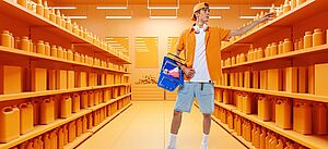 Jugendlicher wählt Produkte im Supermarkt aus