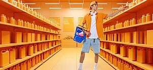 Jugendlicher wählt Produkte im Supermarkt aus