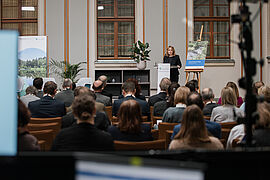 Steffi Lemke vor Publikum