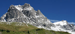 Berge in den Alpen im Sommer