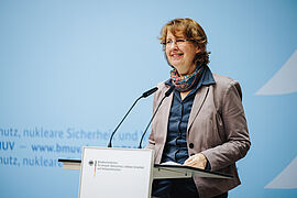Christiane Rohleder am Rednerpult