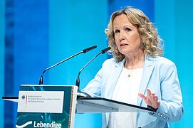 Steffi Lemke bei ihrer Rede auf der Nationalen Meereskonferenz