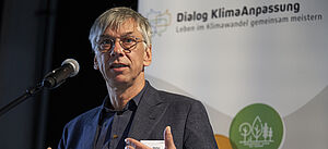 taatssekretär Stefan Tidow beim Dialog zur Klimaanpassung in Dessau-Roßlau