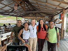 Gruppenfoto: Steffi Lemke mit Vertreterinnen und Vertretern lokaler Gruppen, des amazonischen Umweltministeriums und des Chico-Mendes-Institut für Biodiversitätserhalt 