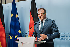 Carsten Schneider bei seiner Rede bei der Amtsübergabe